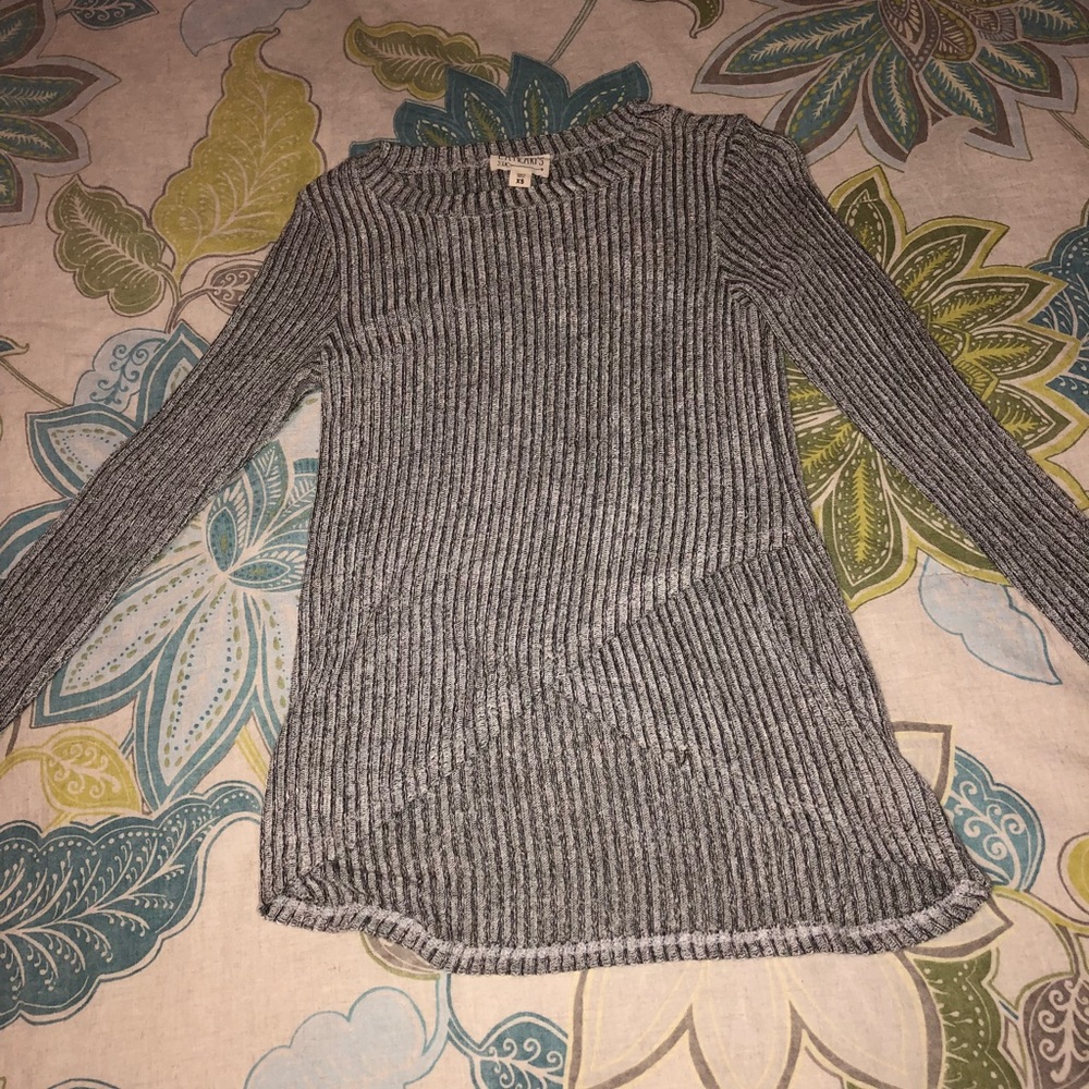 LA hearts thin sweater